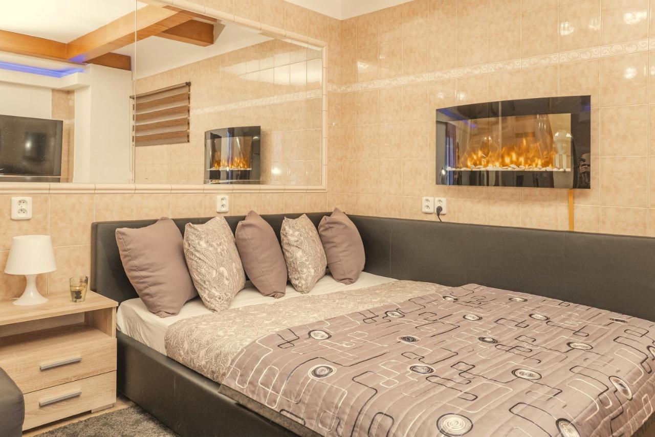 Wellness Studio! Finnish Sauna, Whirlpool, Gym & More! Prague Extérieur photo